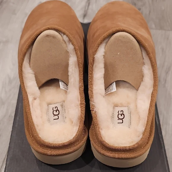 New UGG Men's Brown Suede Slip-Ons - Picture 5 of 8